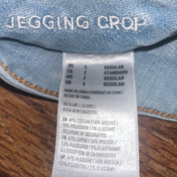 American Eagle Outfitters Light Blue Distressed Skinny Jeans size 2 - Picture 8 of 10